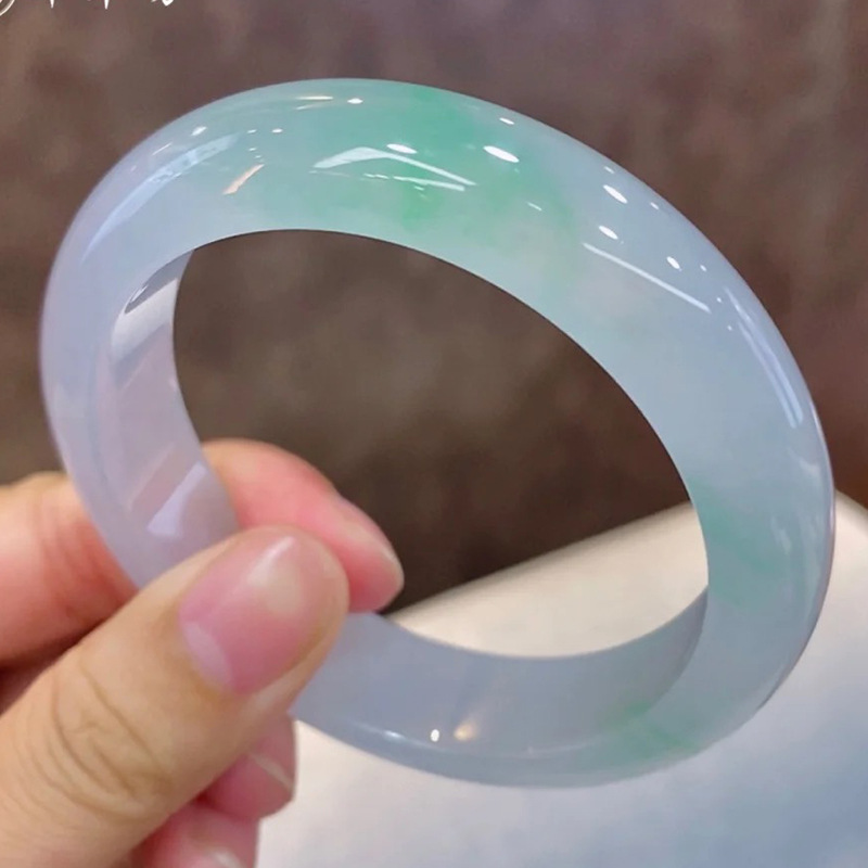 Bracelets - Gelang alami, teksturnya seperti es, berwarna