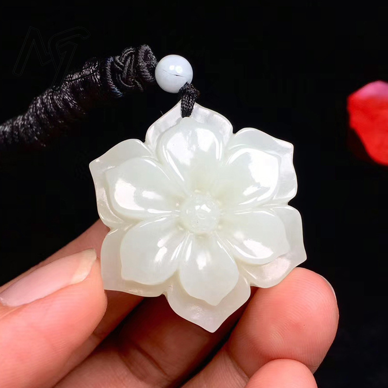 Necklaces - Liontin Bunga Pentagonal Giok Putih Tiongkok