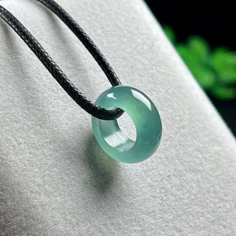 Cincin Liontin Manik Keberuntu - Necklaces ulasan dan harga